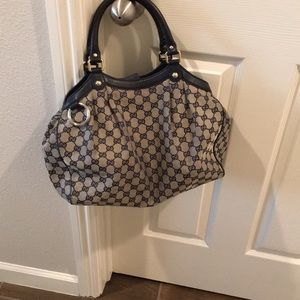 💯 Authentic Gucci Sukey GG Navy Canvas Handbag
